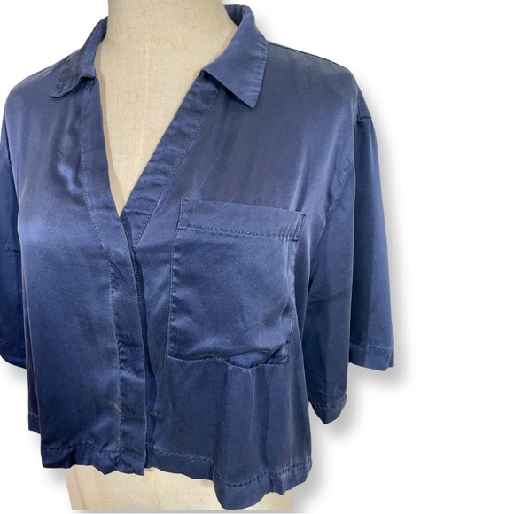 Lunya Washable Silk Cropped Button Down Pajama Lounge Top in Deep Blue - Picture 5 of 14